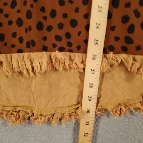 Umgee Blouse Womens Large Brown Linen Blend Raw Hem Cheetah Leopard Animal Print - Picture 3 of 10